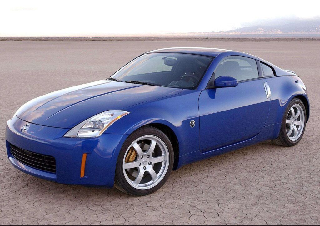 A blue 2003 Nissan 350Z