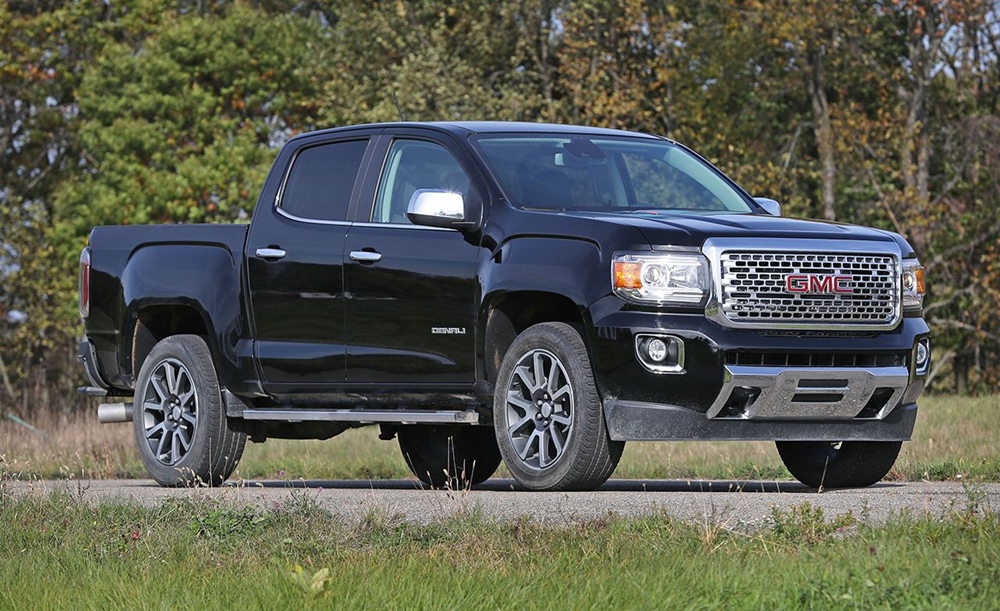 A parked black 2021 GMC Canyon