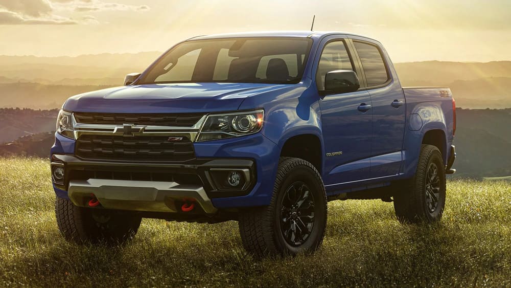 A parked blue 2022 Chevrolet Colorado