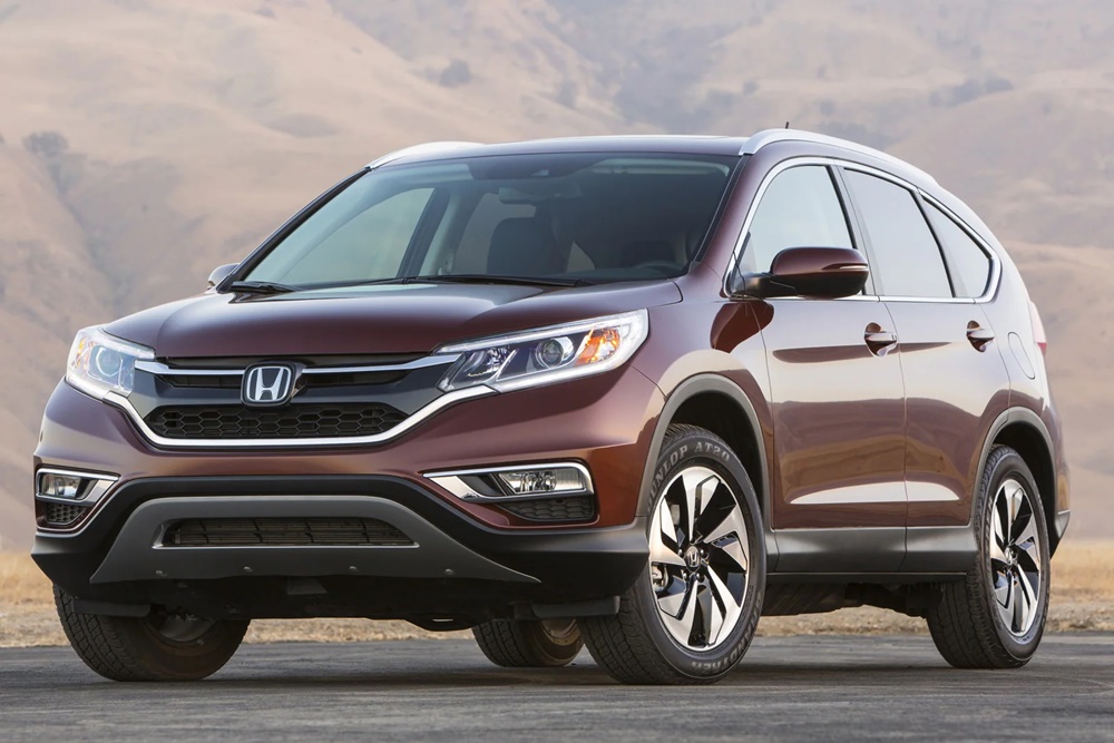 A parked maroon 2016 Honda CR-V