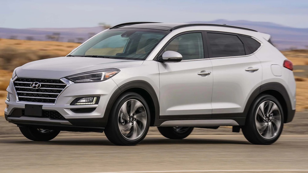 A silver 2020 Hyundai Tucson on the move