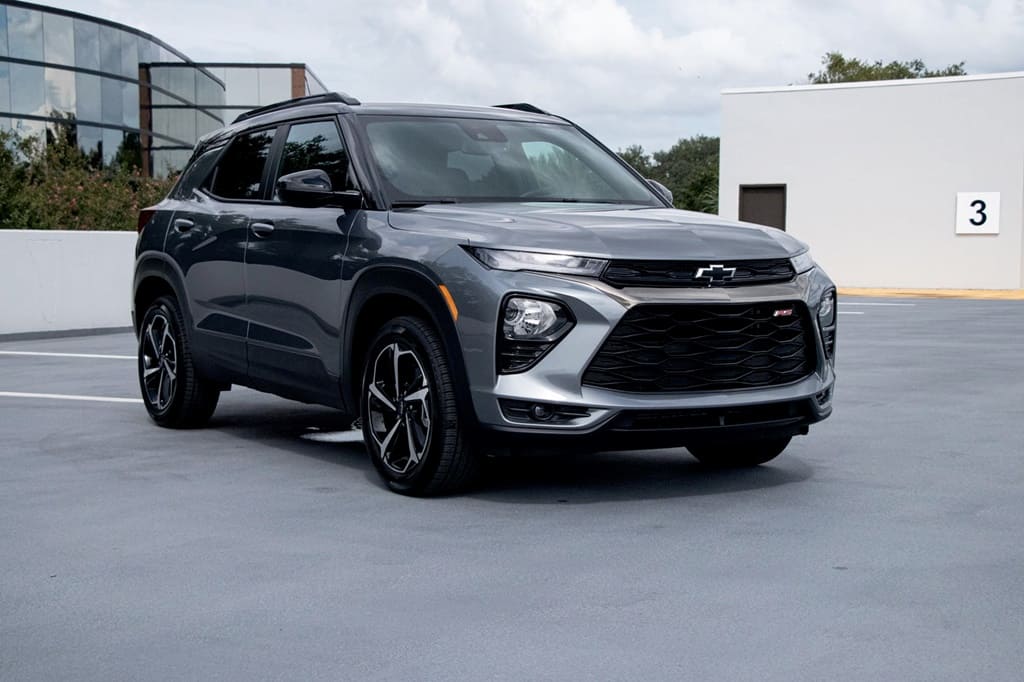 A parked silver 2023 Chevrolet Trailblazer