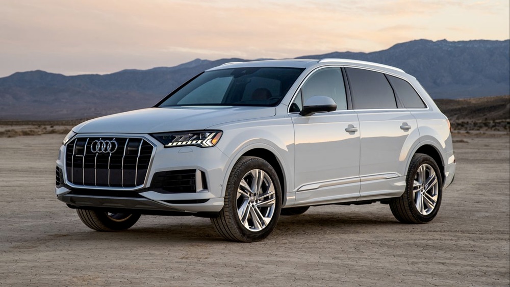 A parked white 2023 Audi Q7