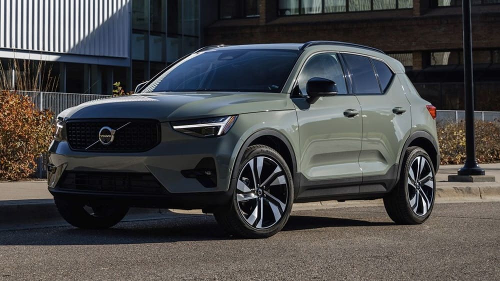 A parked green 2023 Volvo XC40